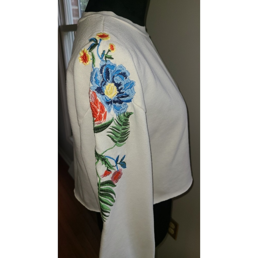 Cacique Womens White Floral Embroidered Cotton Crop Sweatshirt Med Garden Girl